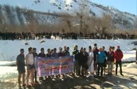 اولین مسابقه مردان یخی کشور در پل معلق مشگین شهر نسخه فارسی | تفریح و سفر